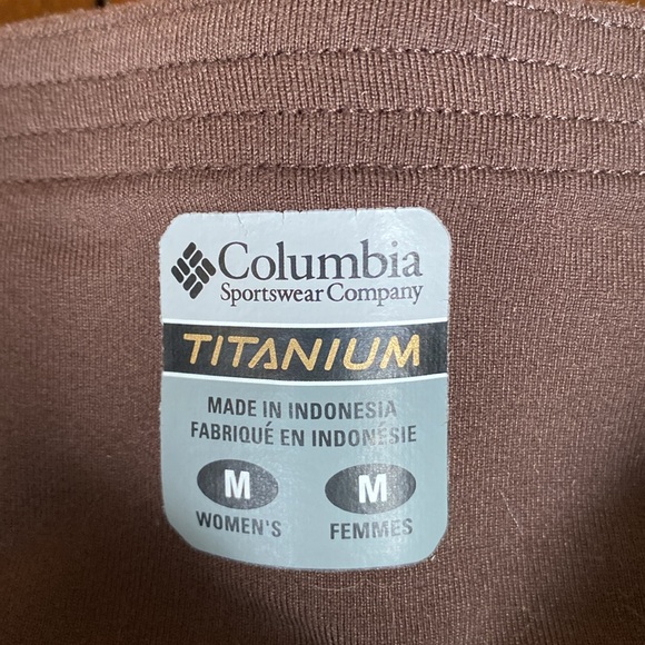 COLUMBIA Brown ‘Titanium’ Sport Capris with Split at Back Hem Size Medium - Picture 8 of 9